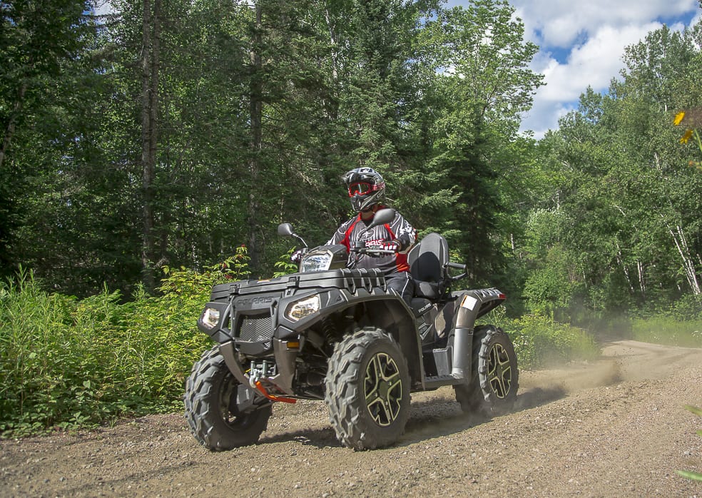 Polaris Sportsman 1000 XP Touring 2015 Essai Quad Magazine